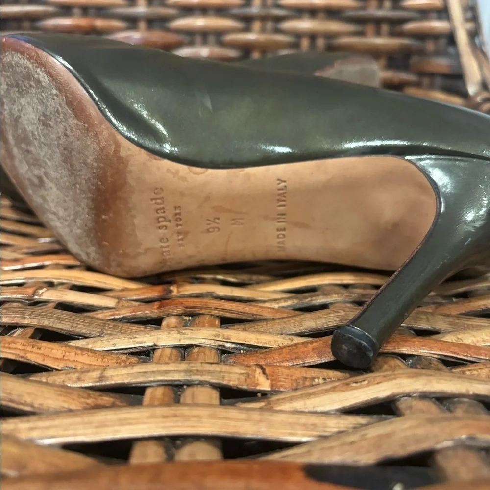 Kate Spade Dark Green Peep-Toe Heels in size 9.5 Made in Italy